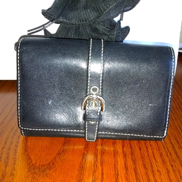 Coach Handbags - Vtg Coach Leather Wallet